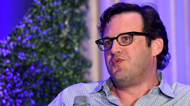 Imagem da notícia Produtor de Supergirl, Arrow e The Flash, Andrew Kreisberg é suspenso após denúncias de assédio sexual