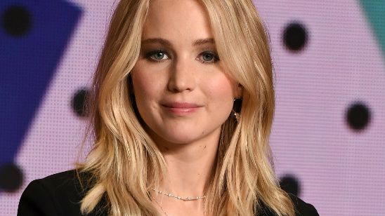 Imagem da notícia Jennifer Lawrence revela que foi ameaçada após confrontar diretor machista