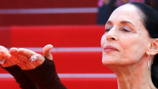 Sônia Braga é homenageada no maior festival de cinema do Equador