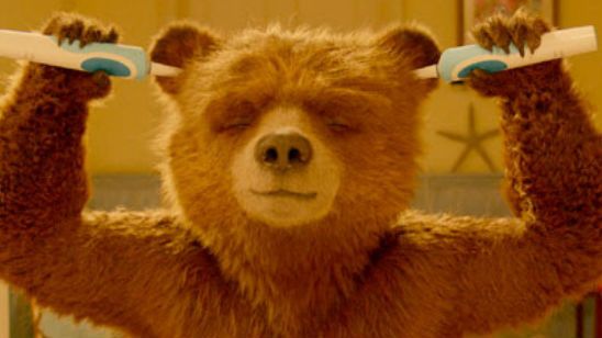 Imagem da notícia Paddington 2 ganha trailer dublado por Bruno Gagliasso e Márcio Garcia