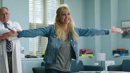 Overboard: Anna Faris estrela o primeiro trailer do remake de Um Salto Para a Felicidade