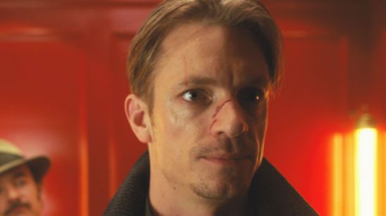 Imagem da notícia Altered Carbon: Joel Kinnaman é destaque em novas imagens da ficção científica