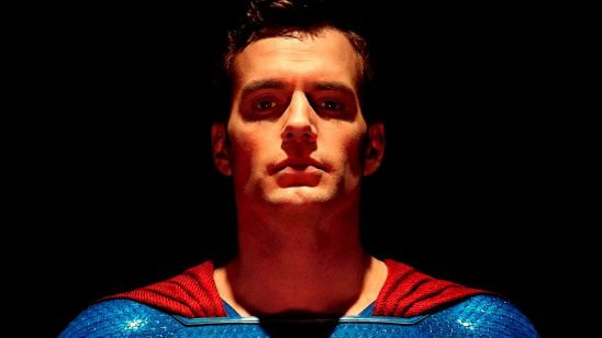 Imagem da notícia Liga da Justiça: Cena deletada do Homem de Aço tem menos de dois minutos