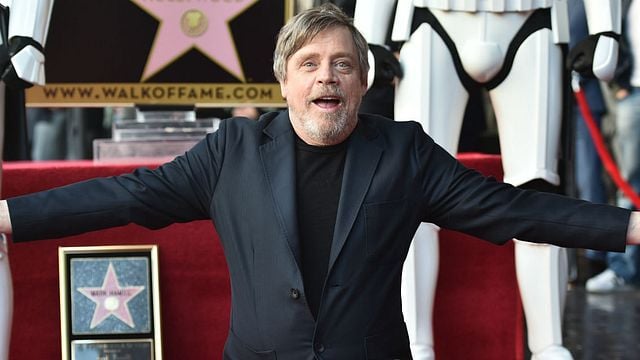 Imagem da notícia Mark Hamill ganha estrela na Calçada da Fama