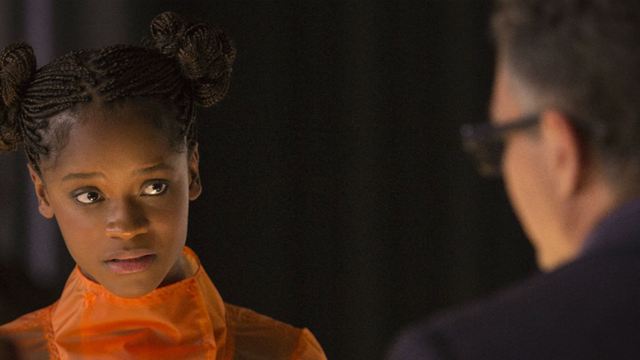 Vingadores - Guerra Infinita: Shuri tira onda com Bruce Banner em cena inédita