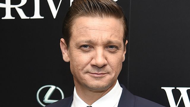 Imagem da notícia Jeremy Renner filmou Te Peguei!, sua nova comédia, com os dois braços quebrados