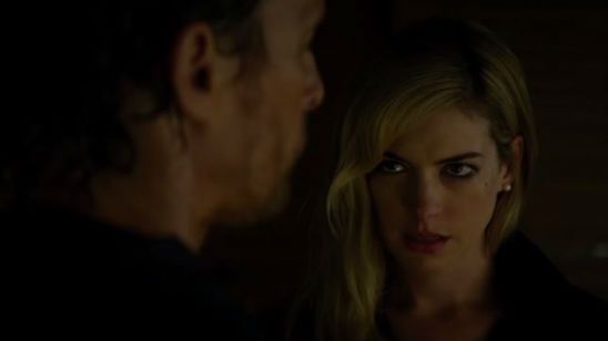 Imagem da notícia Matthew McConaughey e Anne Hathaway planejam algo fatal no trailer de Serenity