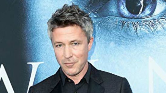Imagem da notícia Aidan Gillen em primeira imagem de Project Blue Book
