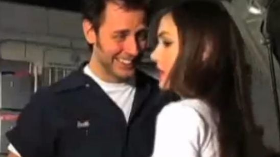 Imagem da notícia Após ser demitido pela Disney, vídeo "pornô sem sexo" de James Gunn com Sasha Grey ressurge na internet