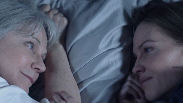 Imagem da notícia What They Had: Drama estrelado por Hilary Swank ganha primeiro trailer