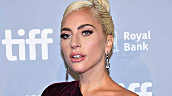 Imagem da notícia Lady Gaga se emociona ao ser ovacionada por Nasce uma Estrela