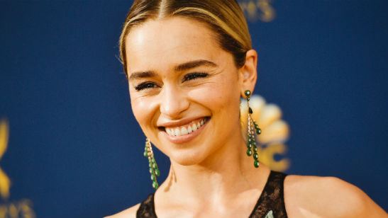 Emilia Clarke vai estrelar romance natalino escrito por Emma Thompson
