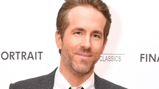 Imagem da notícia Ryan Reynolds revela vídeo tranquilo (só que não!) em set de sua parceria com Michael Bay