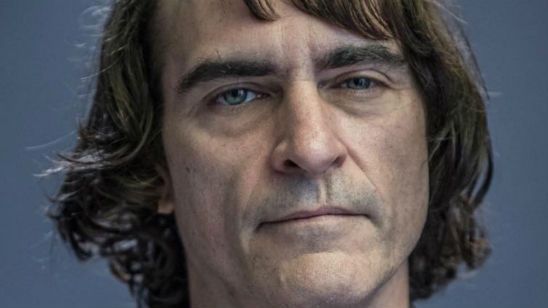 Imagem da notícia Coringa: Diretor revela teste de câmera com Joaquin Phoenix maquiado como o vilão