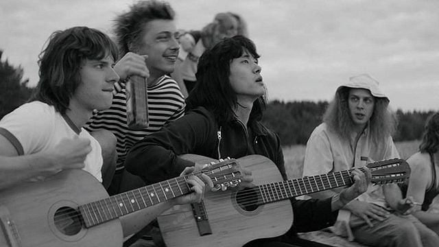 Imagem da notícia Verão: Drama musical sobre rock na Rússia soviética ganha trailer legendado e cartaz nacional (Exclusivo)