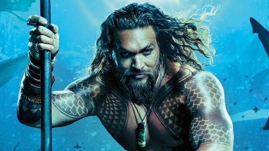 Jason Momoa divulga novo cartaz de Aquaman