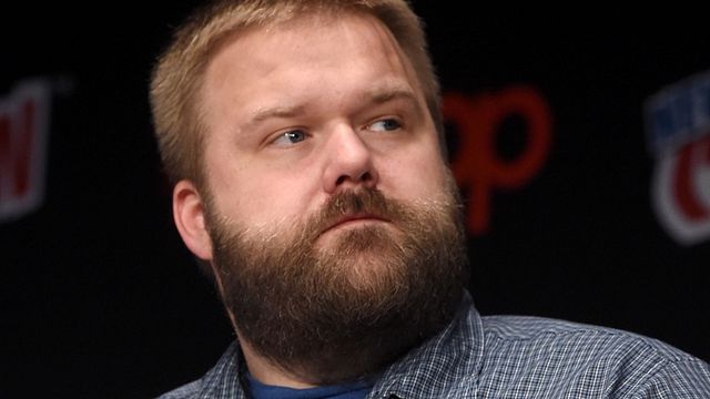 Imagem da notícia New York Comic Con 2018: Robert Kirkman fala sobre despedida de Andrew Lincoln e futuro de The Walking Dead em painel descontraído