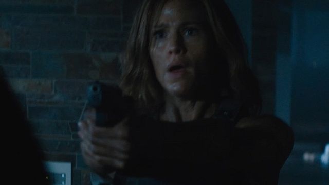 Imagem da notícia A Justiceira: Jennifer Garner é só tiro, porrada e bomba em nova cena do filme (Exclusivo)