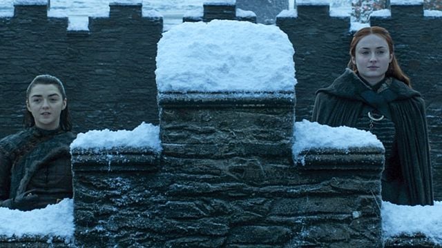 Imagem da notícia Game of Thrones: Roteiros explicam a dinâmica entre Arya e Sansa na sétima temporada