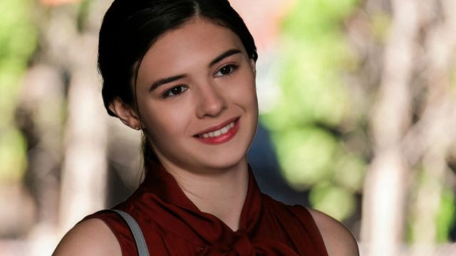 Imagem da notícia Supergirl: Revelado o uniforme de Dreamer, a primeira heroína trans da TV