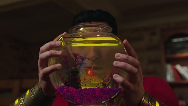 Imagem da notícia Shazam! ganha novo trailer com referências a Batman, Superman e Aquaman