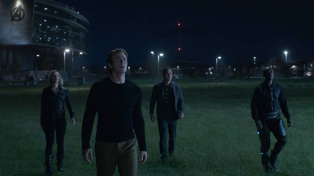 Imagem da notícia Vingadores - Ultimato: Chris Evans e Robert Downey Jr. comentam o impacto emocional do filme em featurette