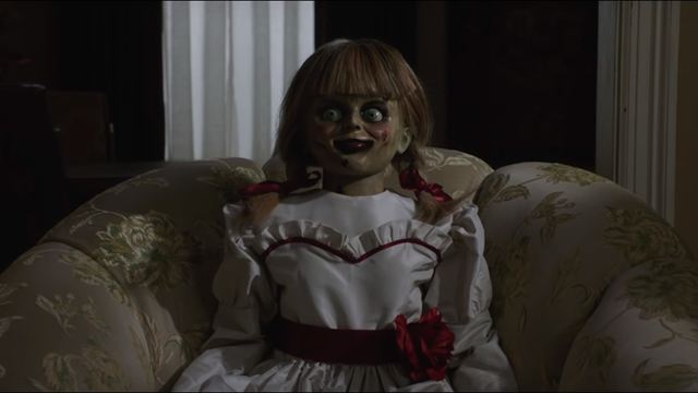 Conhecendo a boneca do capeta: Um dia nas filmagens de Annabelle 3 (Exclusivo)