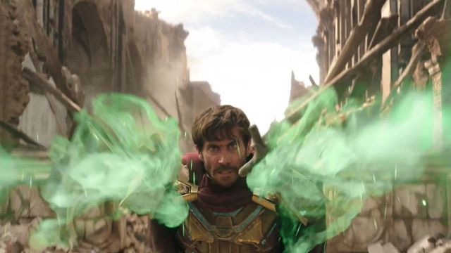 Imagem da notícia Homem-Aranha - Longe de Casa: Novas imagens trazem o encontro de Peter Parker e Mysterio