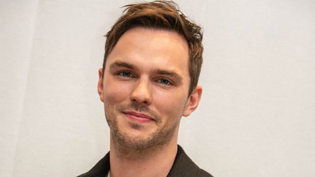 Imagem da notícia Nicholas Hoult se junta a Angelina Jolie em thriller