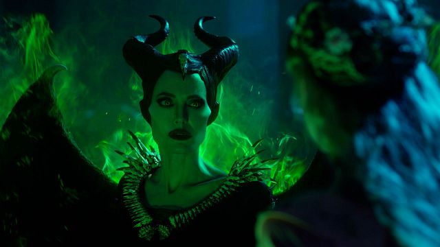 Imagem da notícia Angelina Jolie, Elle Fanning e Michelle Pfeiffer brilham em novo cartaz de Malévola - Dona do Mal