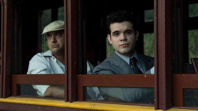 Imagem da notícia Divaldo - O Mensageiro da Paz: Líder humanitário explica o que é felicidade em cena de cinebiografia (Exclusivo)