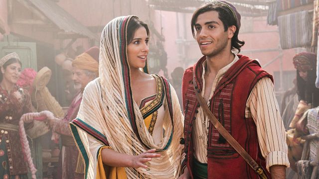 Imagem da notícia Aladdin: Confira uma cena inédita ao som de "Desert Moon", cantada por Naomi Scott e Mena Massoud