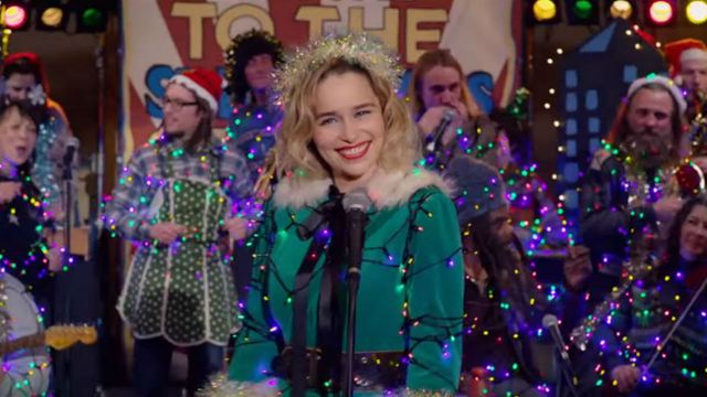 Emilia Clarke tenta recuperar o espírito natalino em novo trailer de Uma Segunda Chance Para Amar