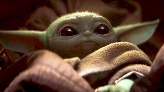 Imagem da notícia Disney irá lançar brinquedos e camisetas do Baby Yoda para o Natal