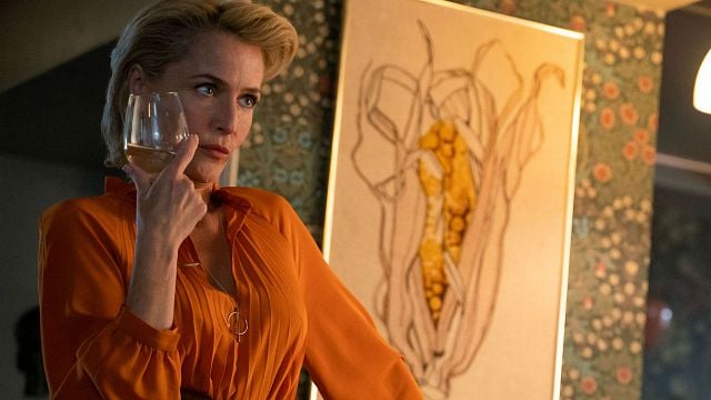 Imagem da notícia Sex Education: Gillian Anderson jogou roteiro do piloto no lixo 