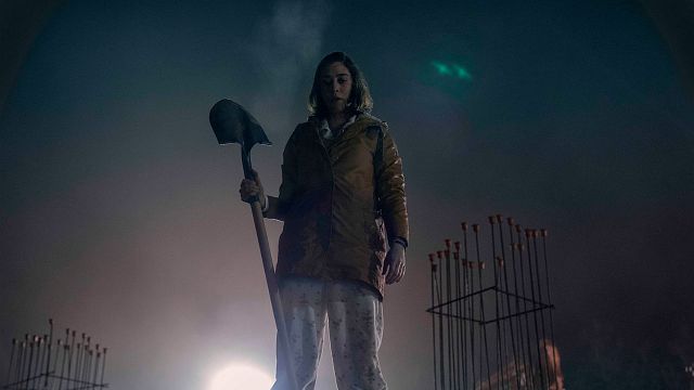 Imagem da notícia Castle Rock: Lizzy Caplan afirma que todo personagem do universo de Stephen King merece um olhar mais atento (Entrevista exclusiva)