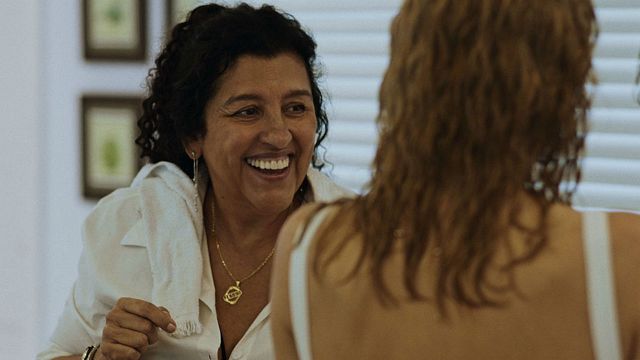 Imagem da notícia Três Verões: Filme estrelado por Regina Casé ganha novo cartaz (Exclusivo)