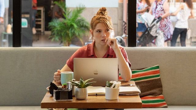 Imagem da notícia Valéria: Crítica da 1ª temporada da comédia espanhola da Netflix 