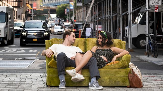 Imagem da notícia Produzido por Selena Gomez, filme com astro de Stranger Things ganha trailer