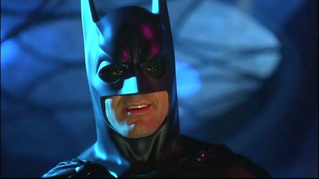 Imagem da notícia George Clooney critica sua atuação como Batman: “Eu estava horrível”