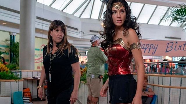 Imagem da notícia Mulher-Maravilha 3 é confirmado pela Warner e deve encerrar trilogia de Patty Jenkins 