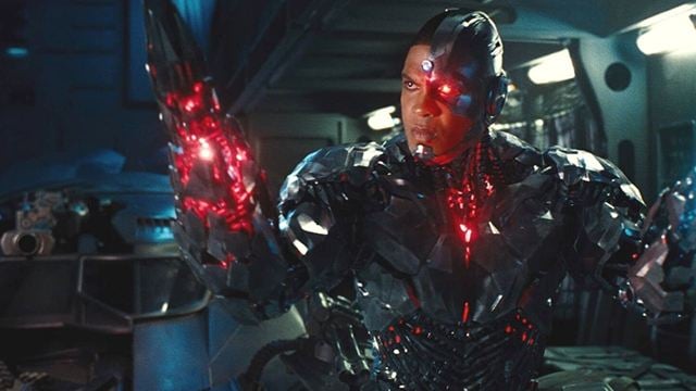 Ray Fisher nega rumores sobre saída do filme do Flash