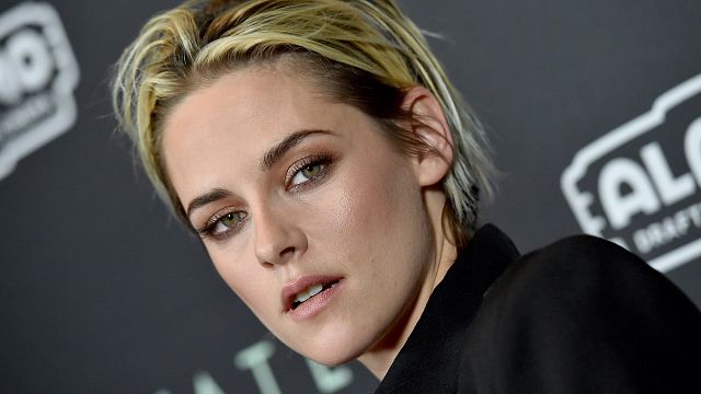 Imagem da notícia Kristen Stewart se transforma na Princesa Diana em imagem do filme do criador de Peaky Blinders