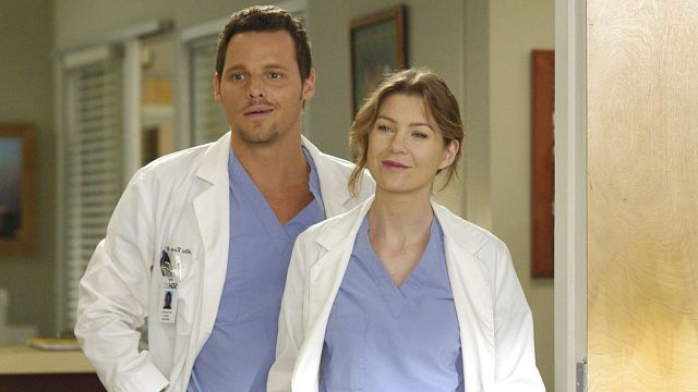 Imagem da notícia Grey's Anatomy: Justin Chambers surge irreconhecível em reencontro com Ellen Pompeo