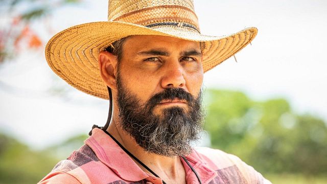 Imagem da notícia Ator de Pantanal revela incômodo em gravar cenas de sexo: "Intimidade forçada"