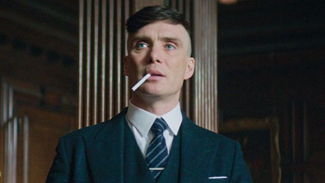Imagem da notícia Peaky Blinders: Cillian Murphy fumou um número impressionante de cigarros para viver Thomas Shelby