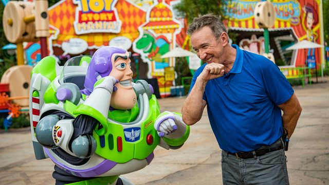 Imagem da notícia Lightyear: Por que o dublador de Buzz em Toy Story não voltou ao novo filme?