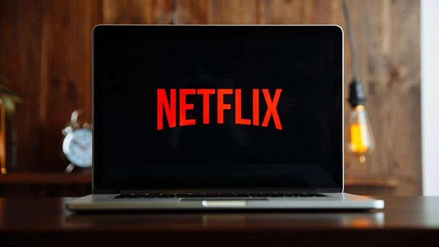 Imagem da notícia Após perder assinantes, Netflix demite 300 funcionários