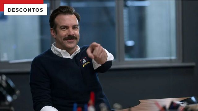 Imagem da notícia Depois do Emmy 2022: 5 itens que você precisa para maratonar filmes e séries premiados
