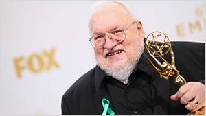 George R.R. Martin comenta vitória de Donald Trump: "O inverno está chegando. Eu avisei!"